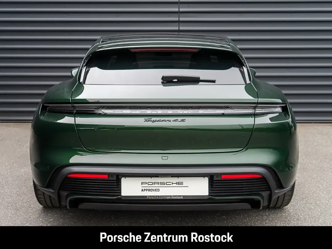 Porsche Taycan - Thumbnail 4
