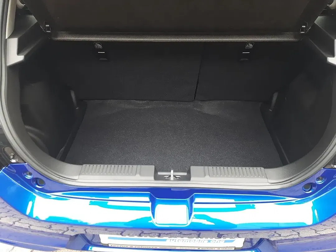 Suzuki Swift - Thumbnail 13