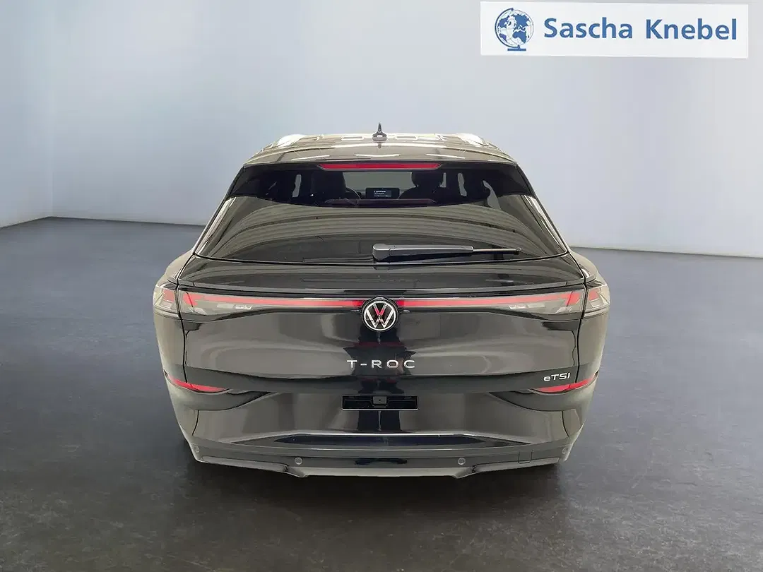 Volkswagen T-Roc - Thumbnail 6