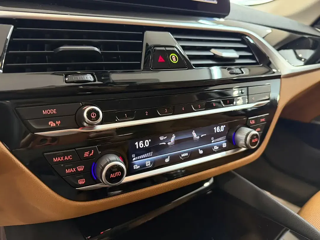 BMW 520 - Thumbnail 19