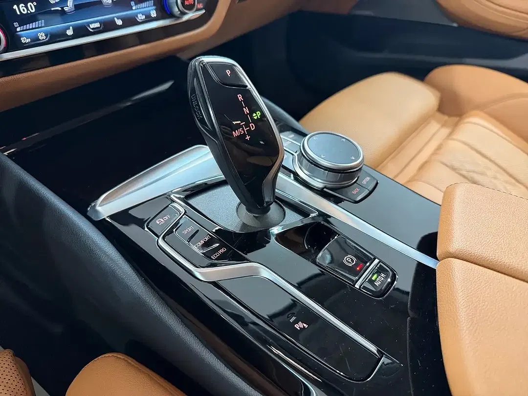 BMW 520 - Thumbnail 22
