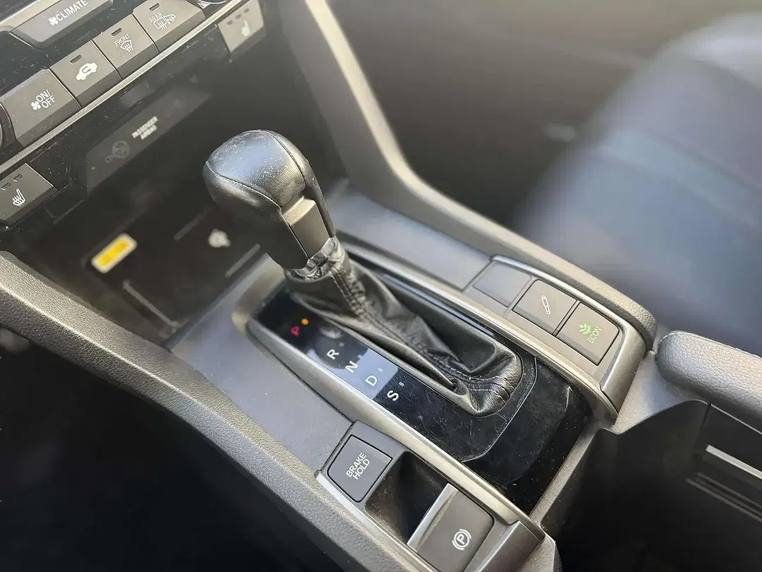 Honda Civic - Thumbnail 19