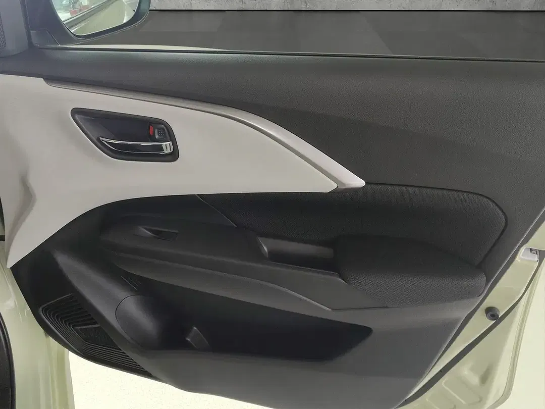 Suzuki Swift - Thumbnail 16