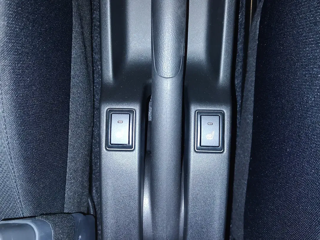 Suzuki Swift - Thumbnail 25