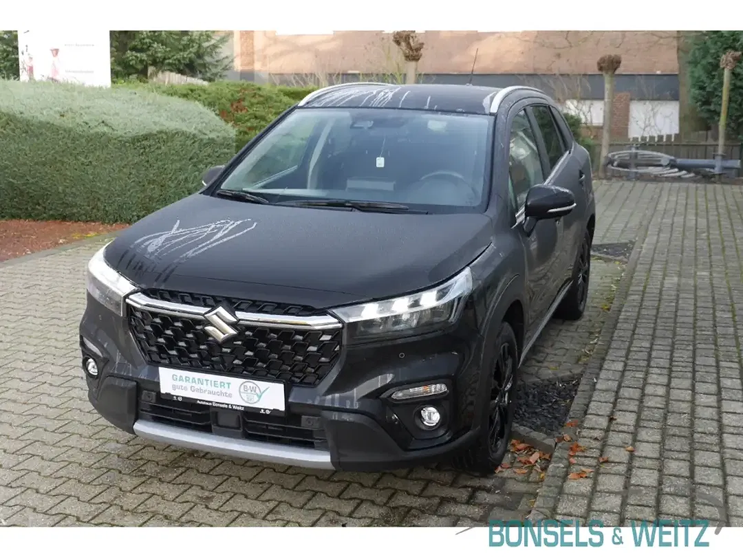Suzuki SX4 S-Cross - Thumbnail 2