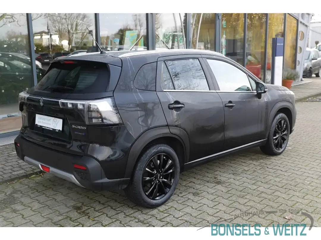 Suzuki SX4 S-Cross - Thumbnail 4