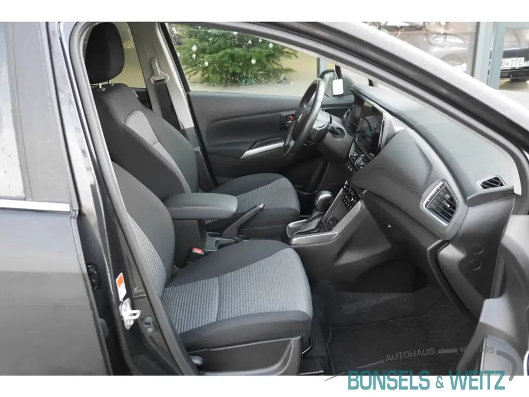 Suzuki SX4 S-Cross - Thumbnail 5