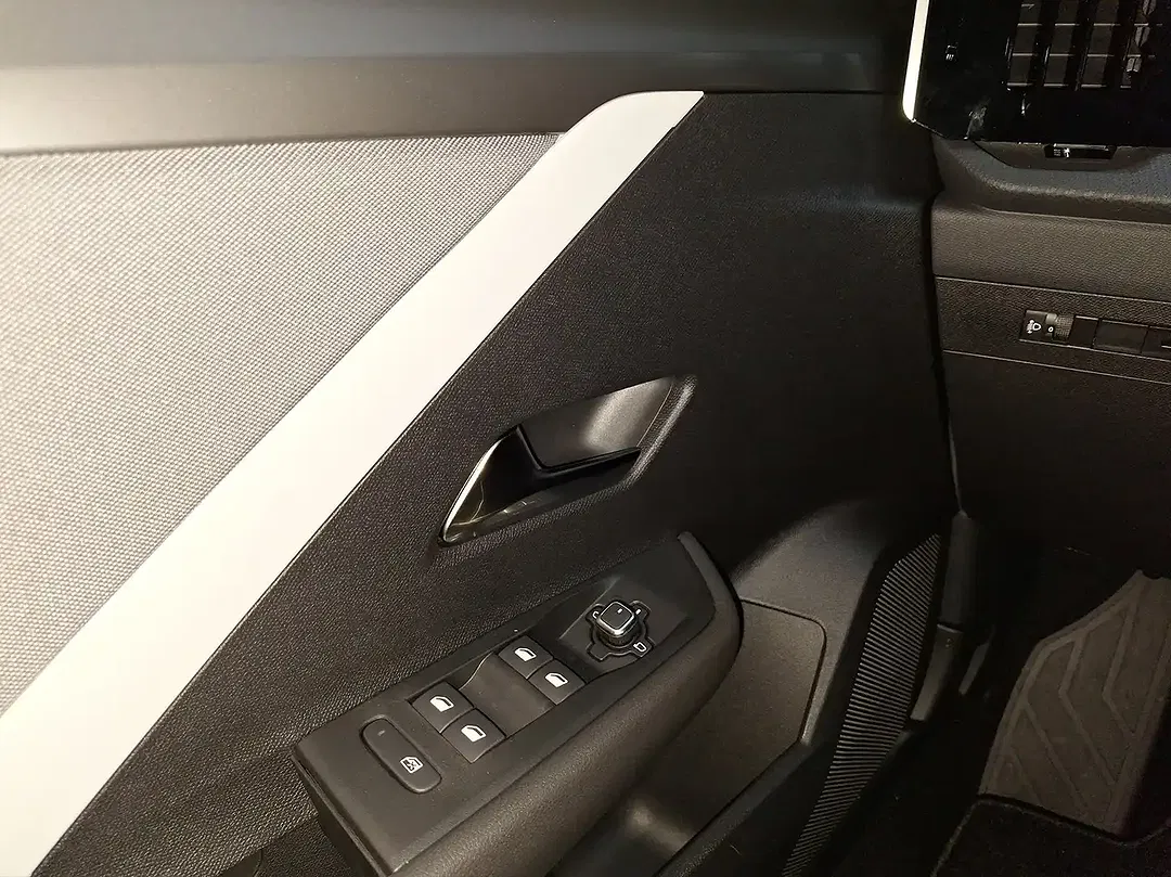 Opel Astra - Thumbnail 10