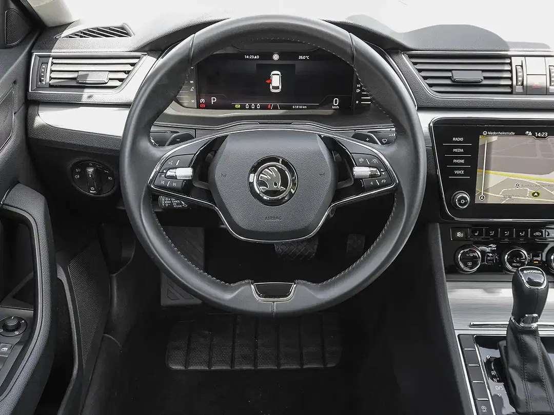 Skoda Superb - Thumbnail 11