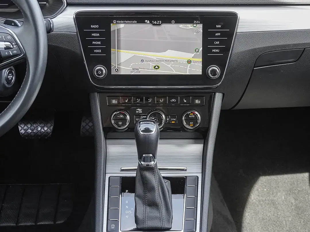 Skoda Superb - Thumbnail 12