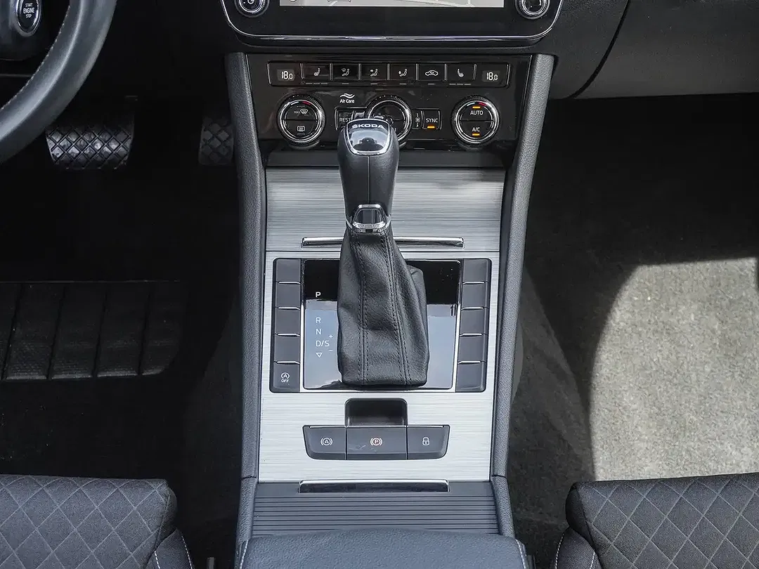 Skoda Superb - Thumbnail 13