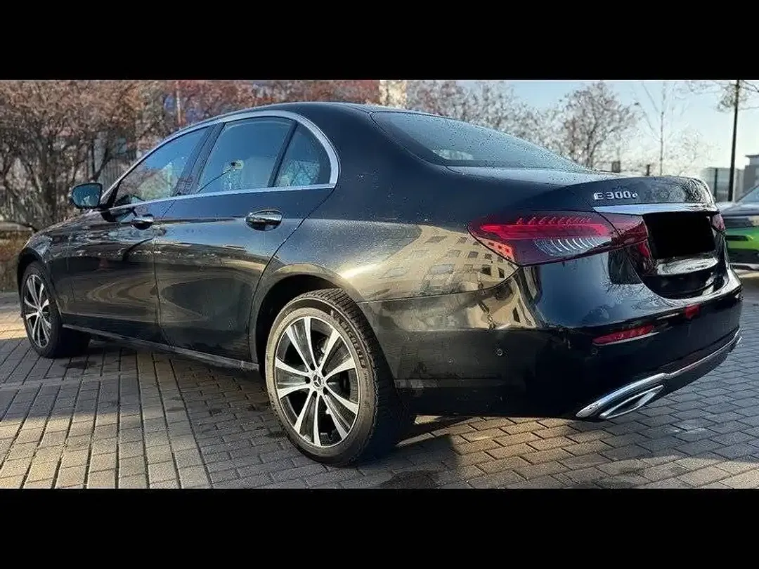 Mercedes-Benz E 300 - Thumbnail 3