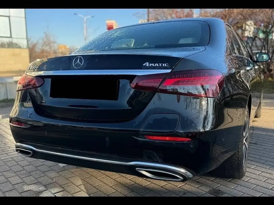 Mercedes-Benz E 300 - Thumbnail 4