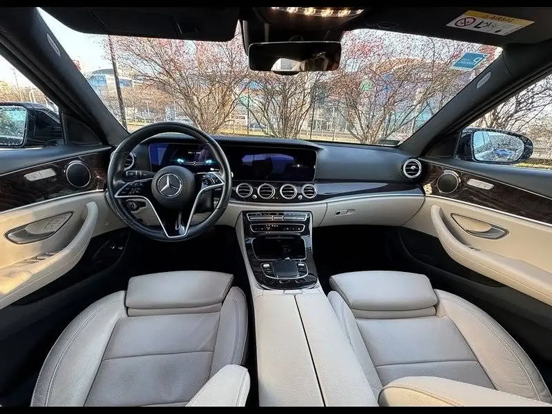 Mercedes-Benz E 300 - Thumbnail 5