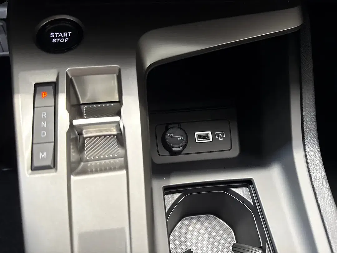 Peugeot 308 - Thumbnail 11