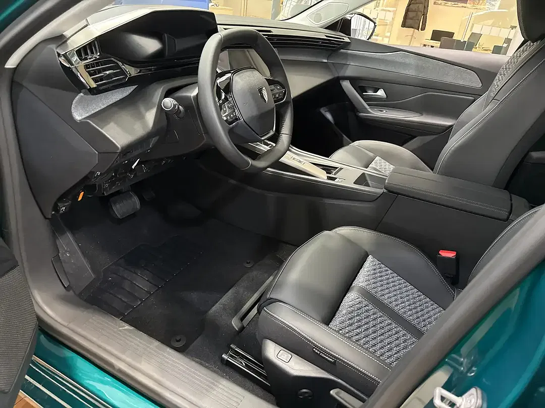 Peugeot 308 - Thumbnail 5