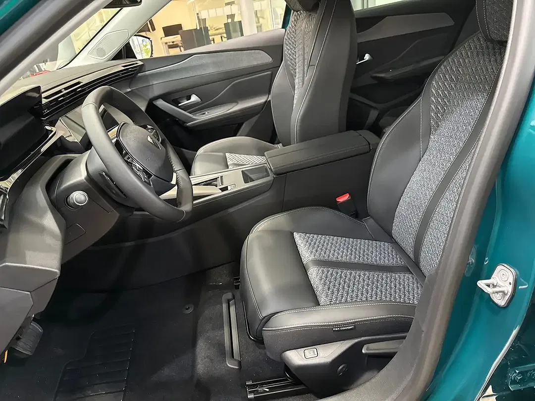 Peugeot 308 - Thumbnail 6