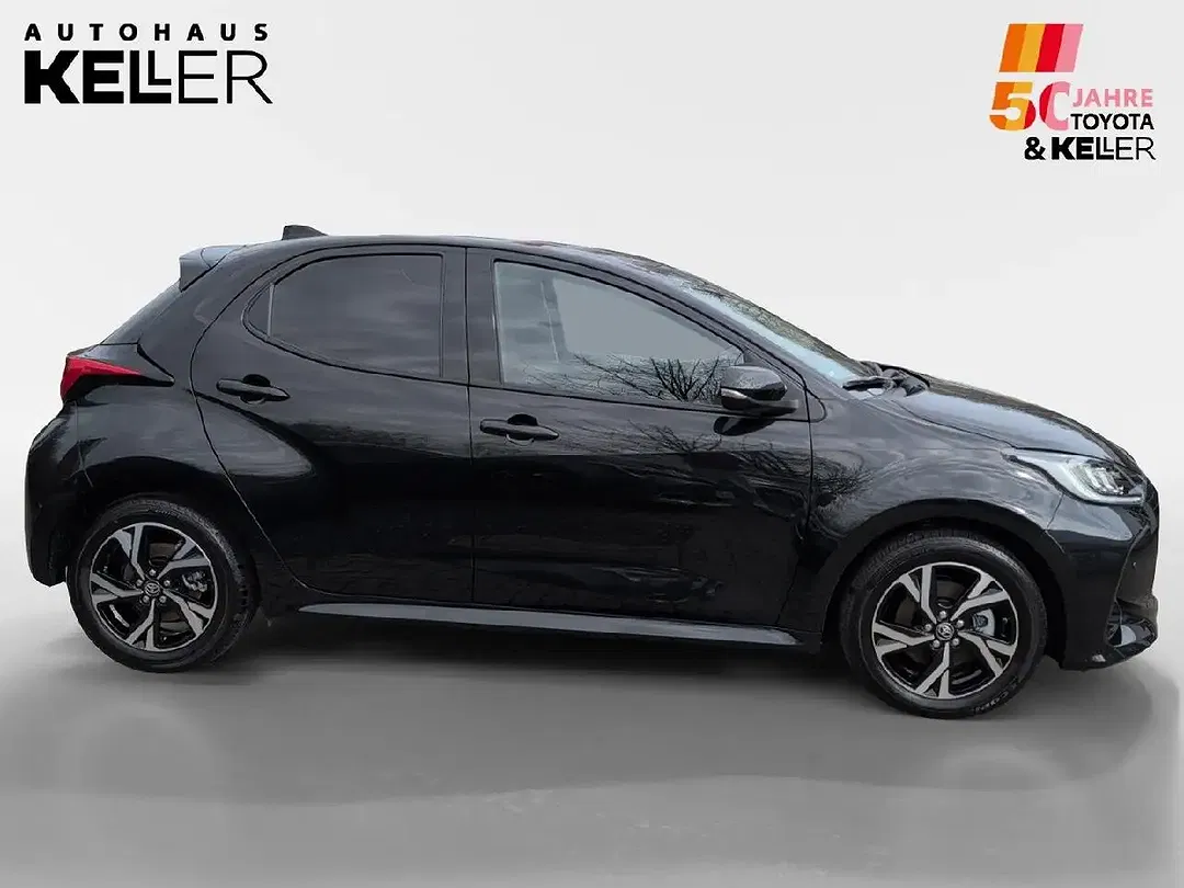 Toyota Yaris - Thumbnail 6