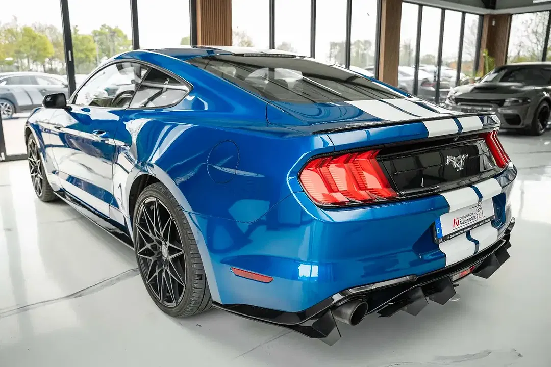 Ford Mustang - Thumbnail 4