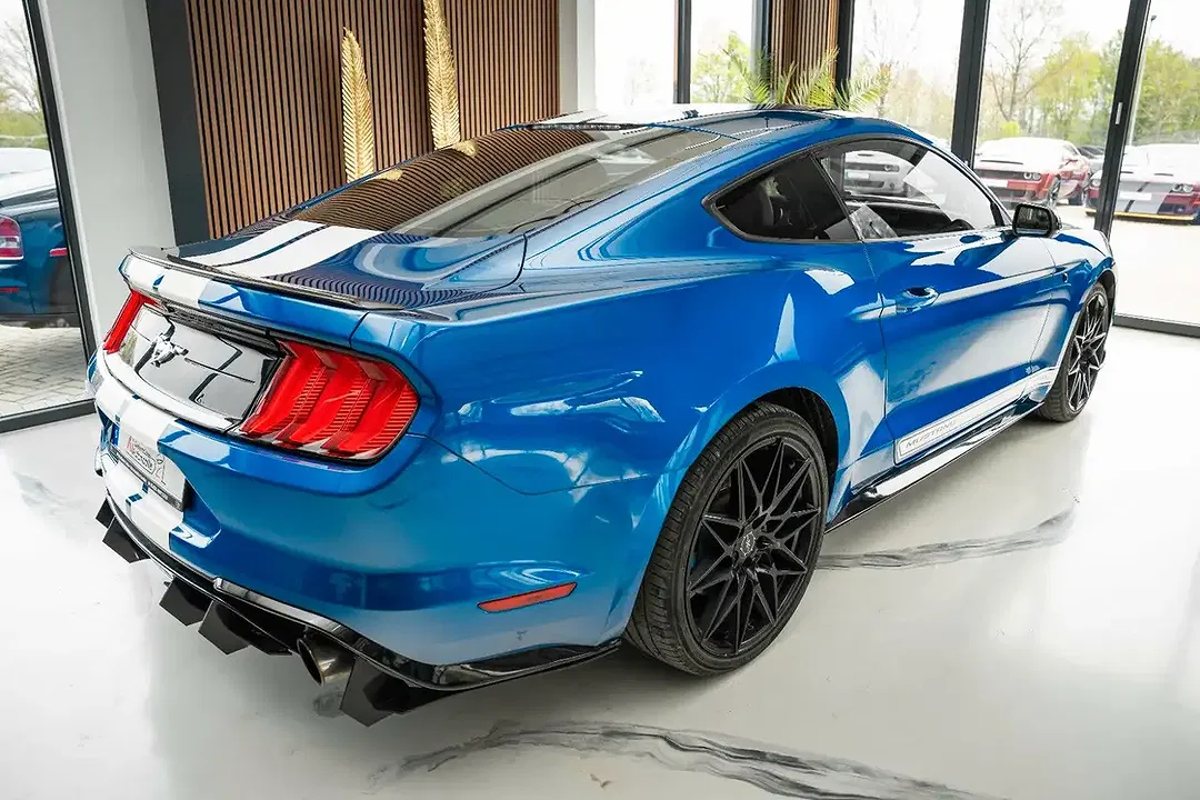 Ford Mustang - Thumbnail 5