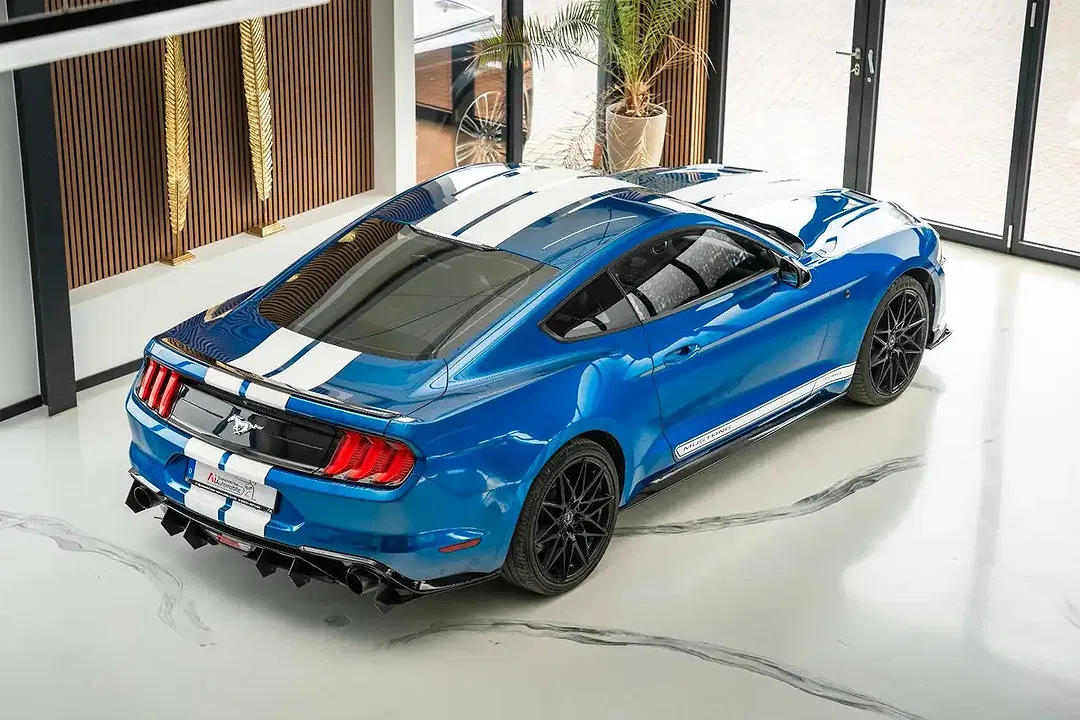 Ford Mustang - Thumbnail 6