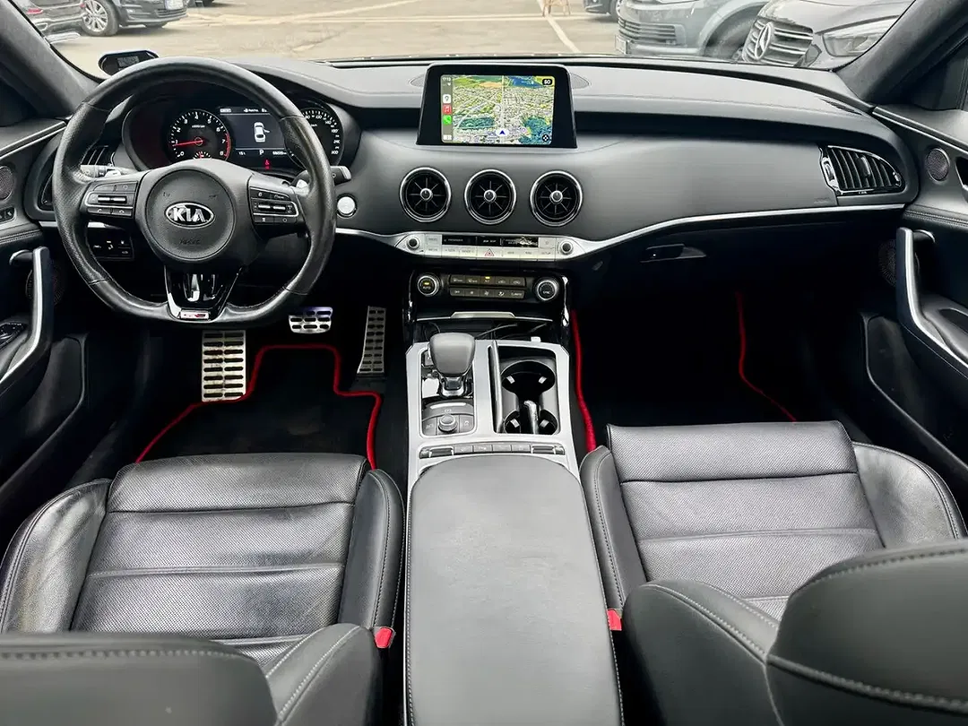 Kia Stinger - Thumbnail 11