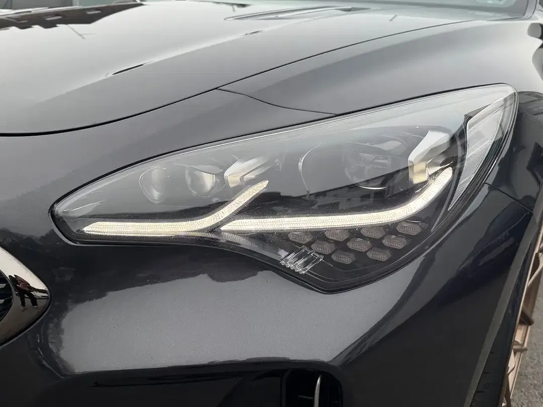 Kia Stinger - Thumbnail 6