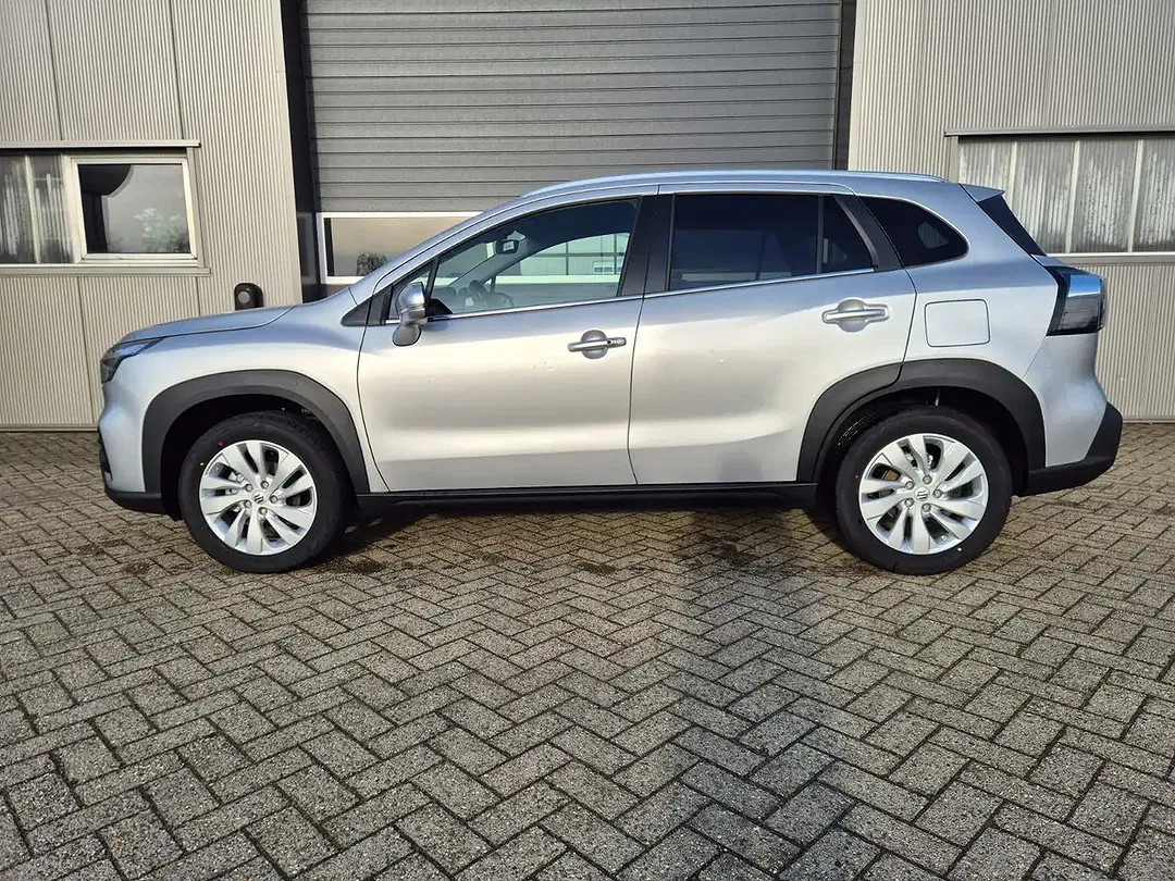 Suzuki S-Cross - Thumbnail 2