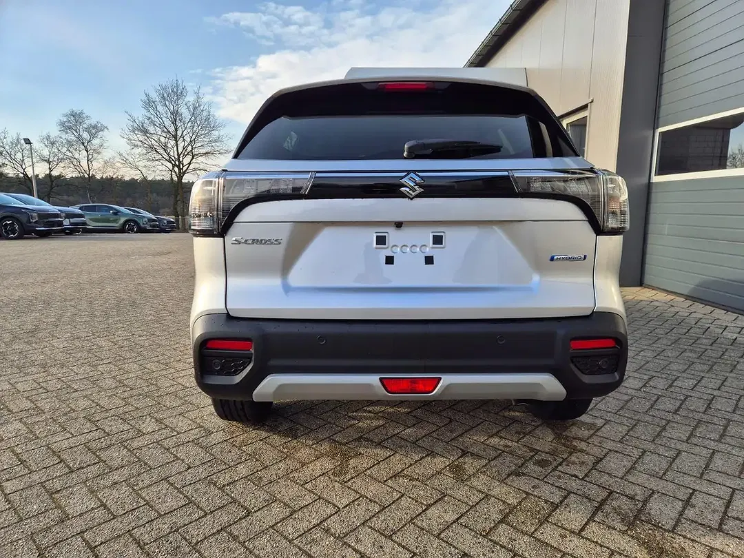 Suzuki S-Cross - Thumbnail 4