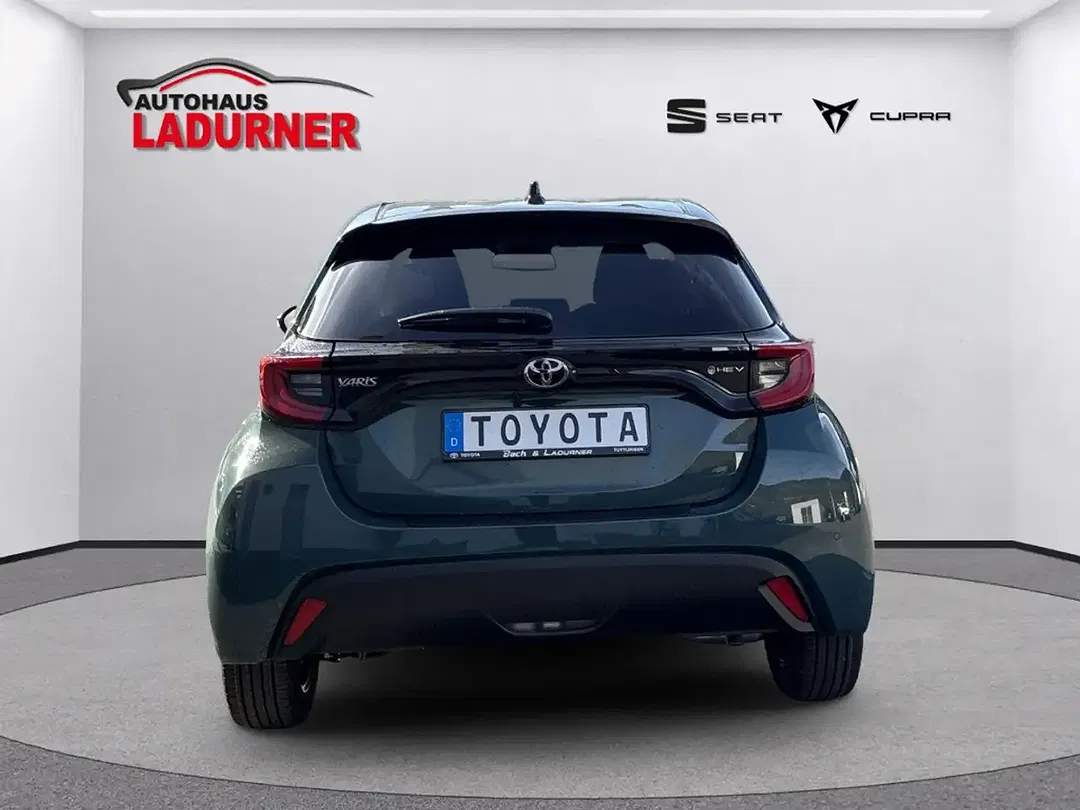 Toyota Yaris - Thumbnail 2