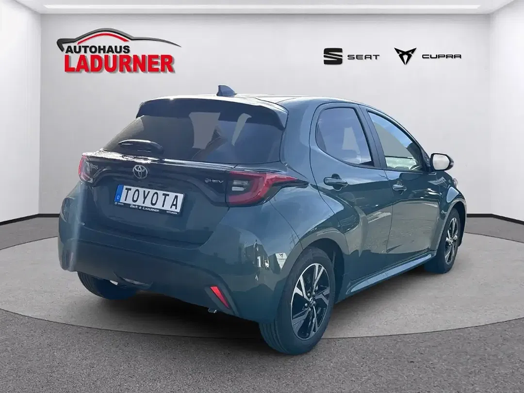 Toyota Yaris - Thumbnail 3