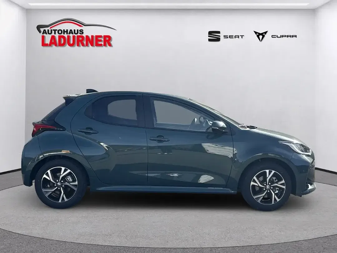 Toyota Yaris - Thumbnail 4