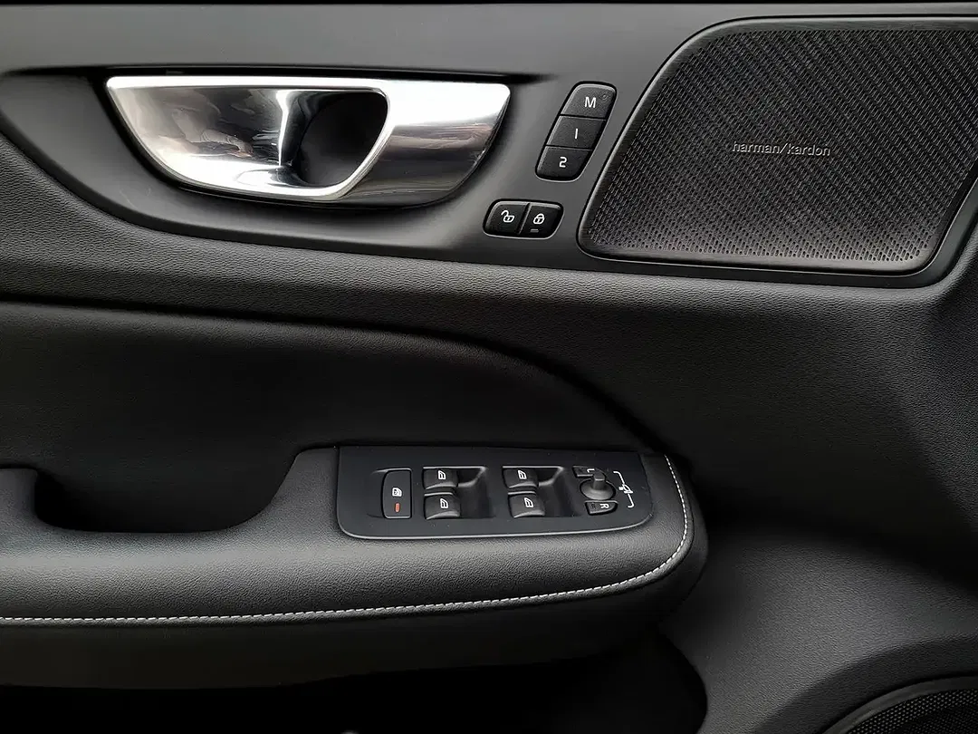 Volvo S60 - Thumbnail 6