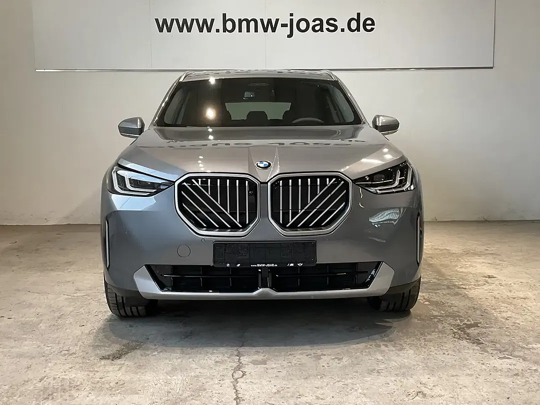 BMW X3 - Thumbnail 2