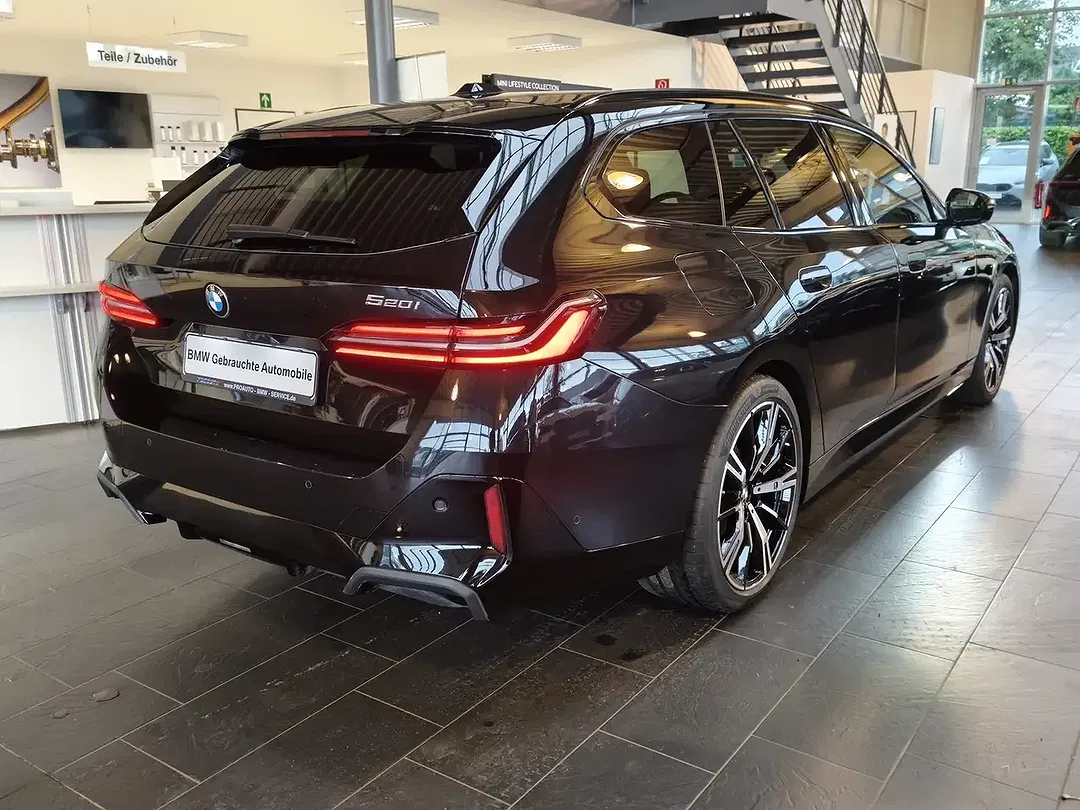 BMW 520 - Thumbnail 4