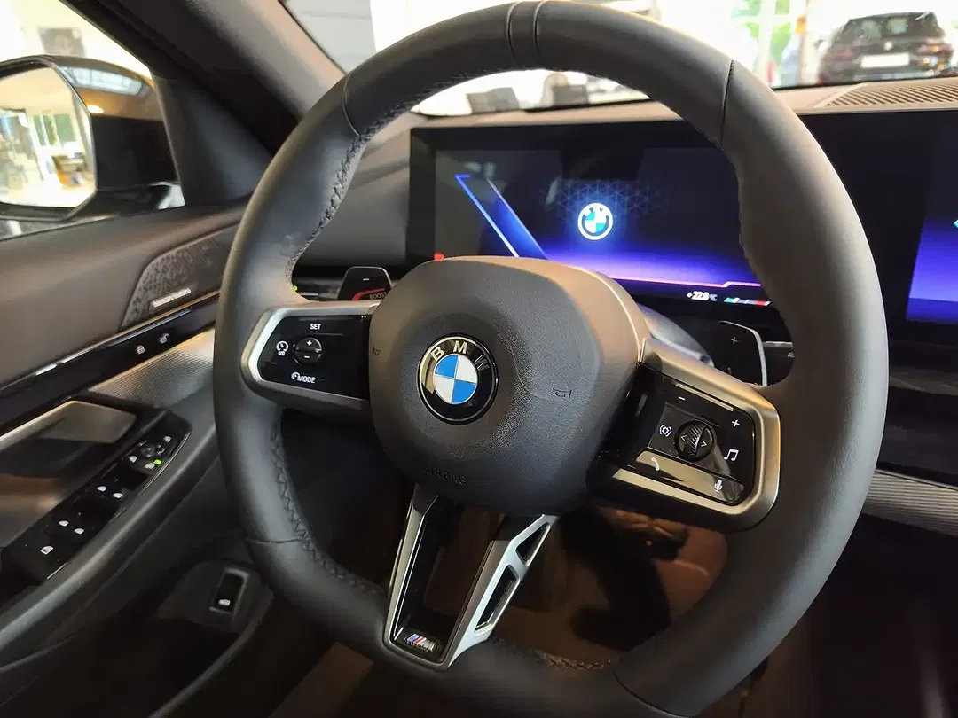 BMW 520 - Thumbnail 9