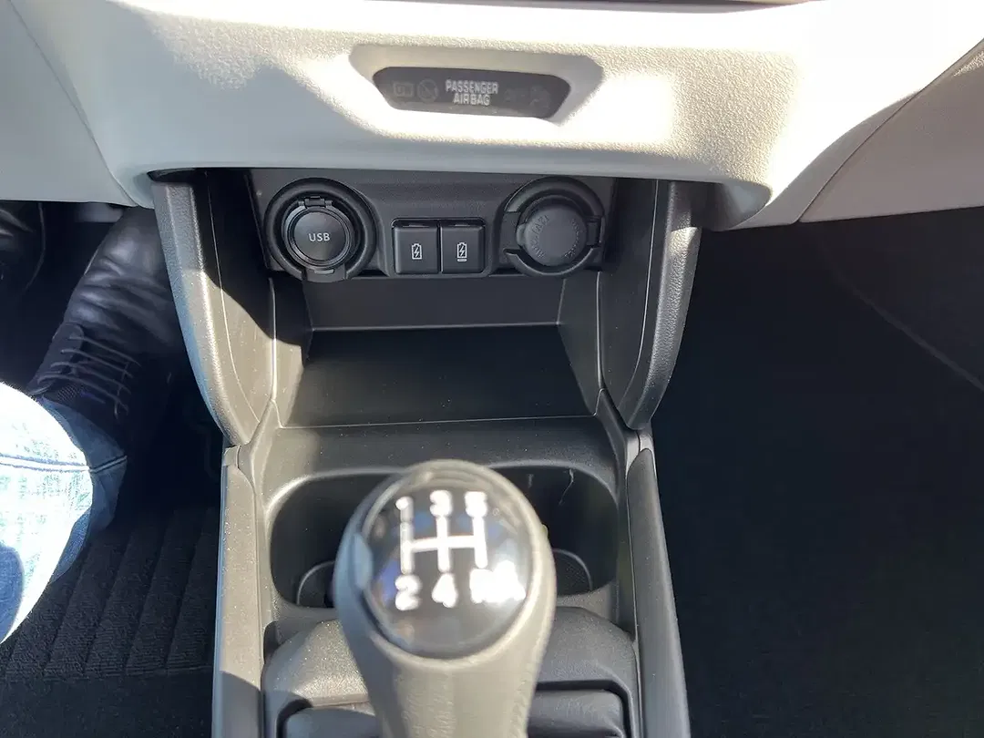 Suzuki Swift - Thumbnail 12