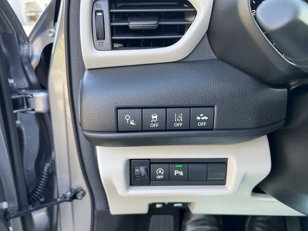 Suzuki Swift - Thumbnail 16