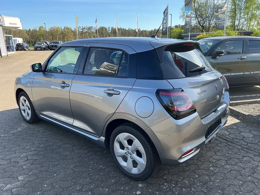 Suzuki Swift - Thumbnail 2