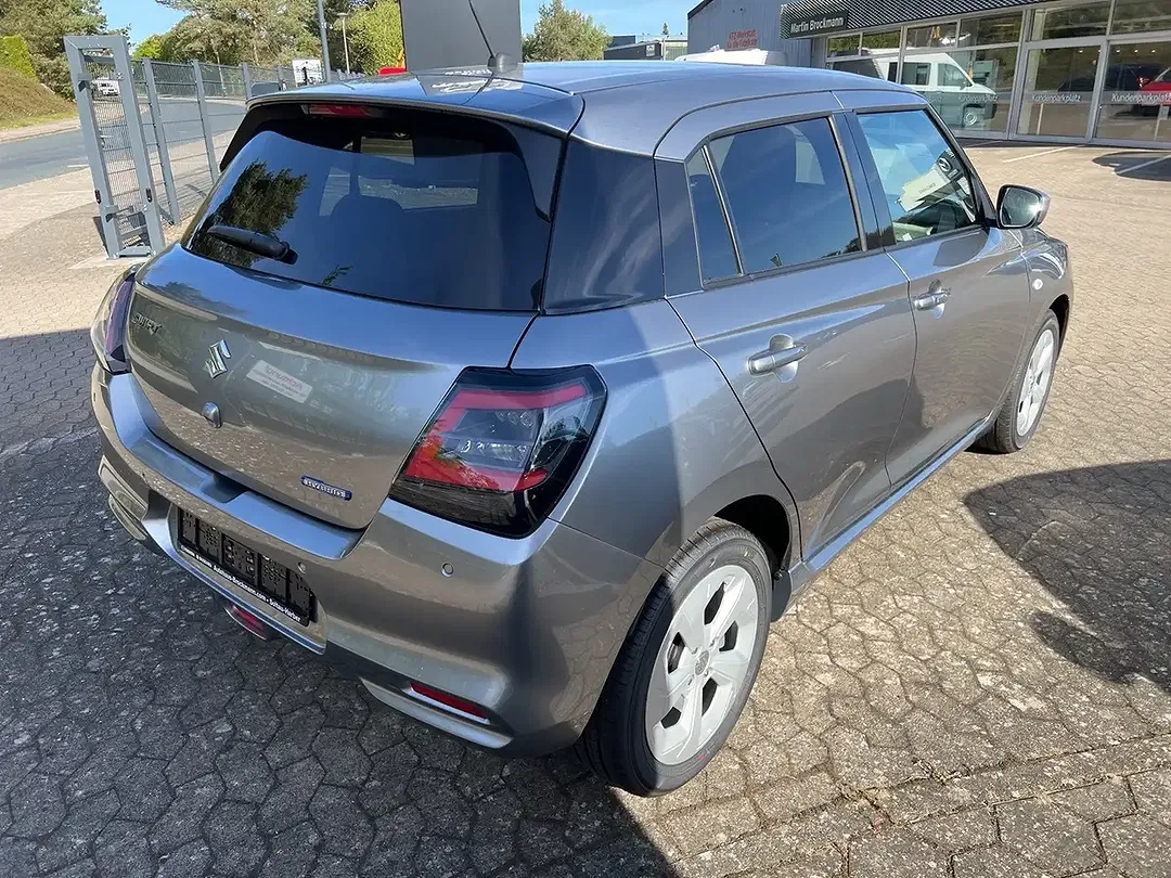 Suzuki Swift - Thumbnail 3