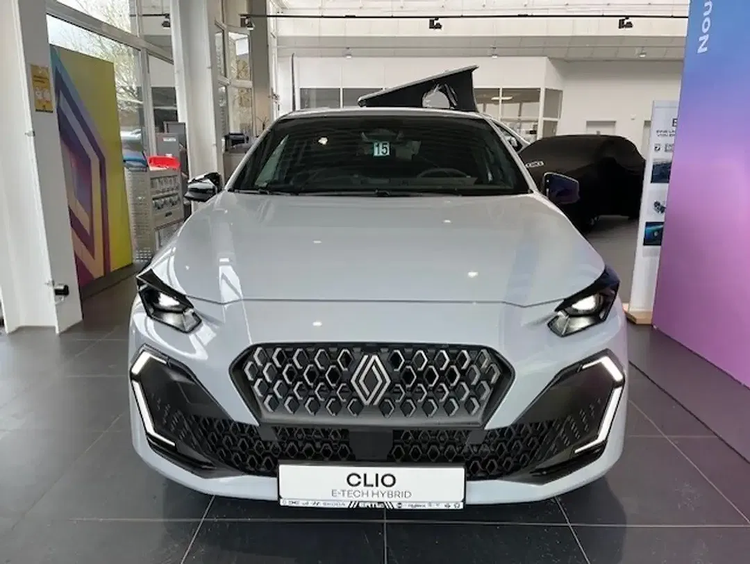 Renault Clio - Thumbnail 2