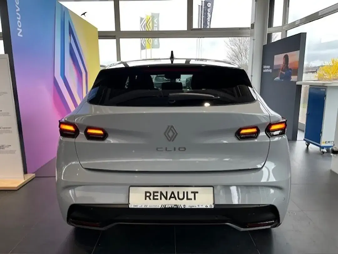 Renault Clio - Thumbnail 6