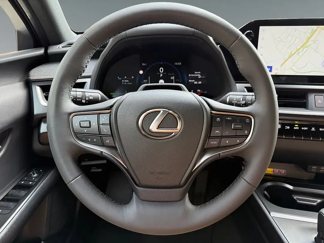 Lexus UX 300h - Thumbnail 12