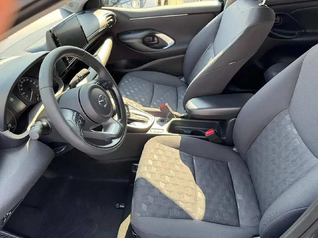 Mazda 2 - Thumbnail 8