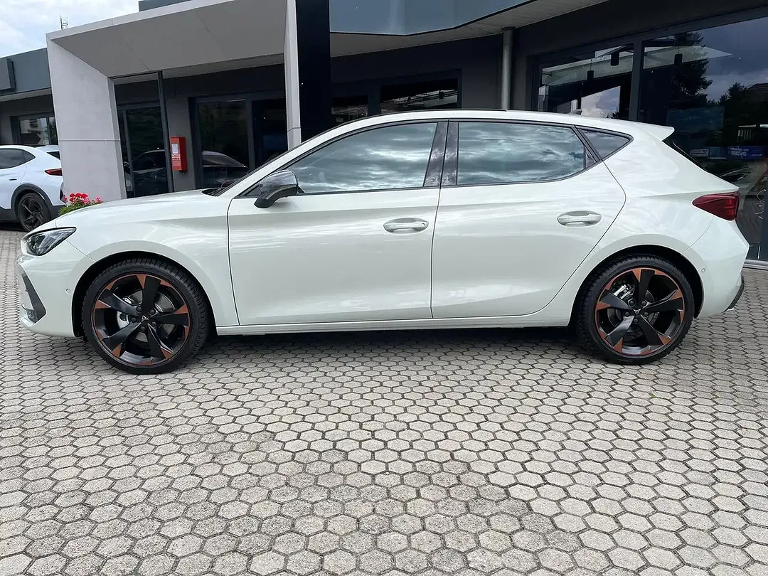 CUPRA Leon - Thumbnail 5
