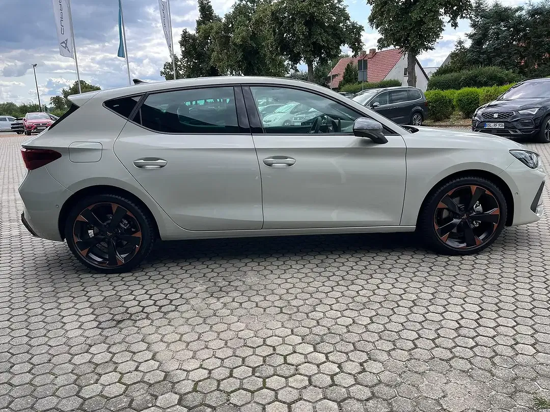 CUPRA Leon - Thumbnail 7