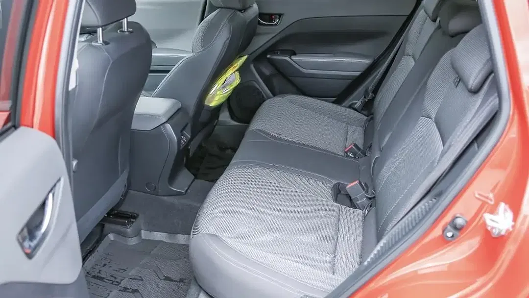 Subaru Crosstrek - Thumbnail 8