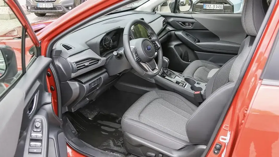 Subaru Crosstrek - Thumbnail 9