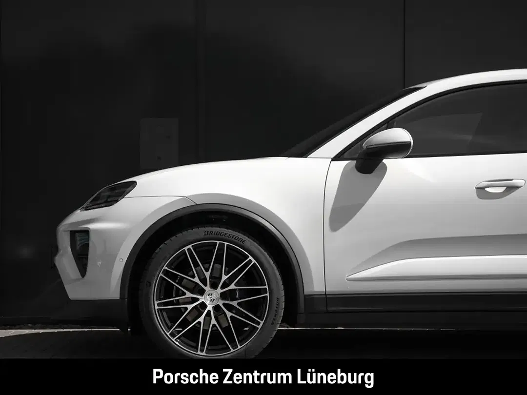 Porsche Macan - Thumbnail 12