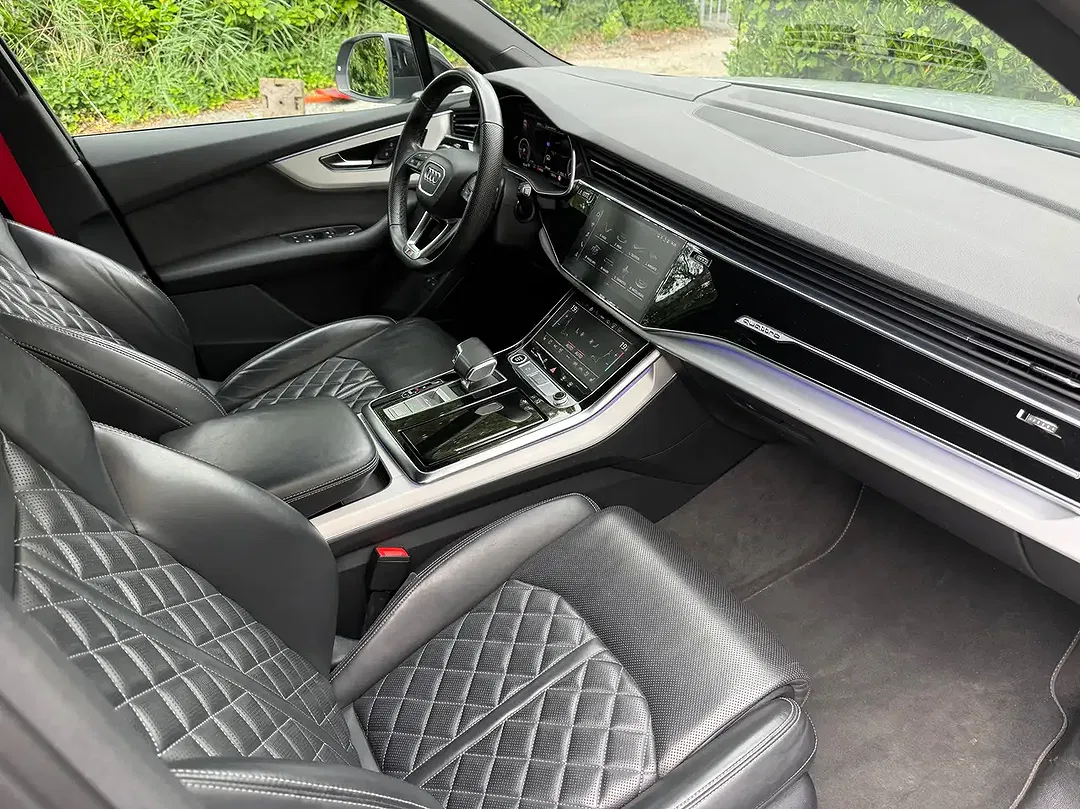 Audi Q7 - Thumbnail 10